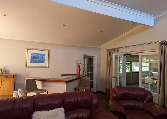 Beachside Chateau West BusseltonVilla